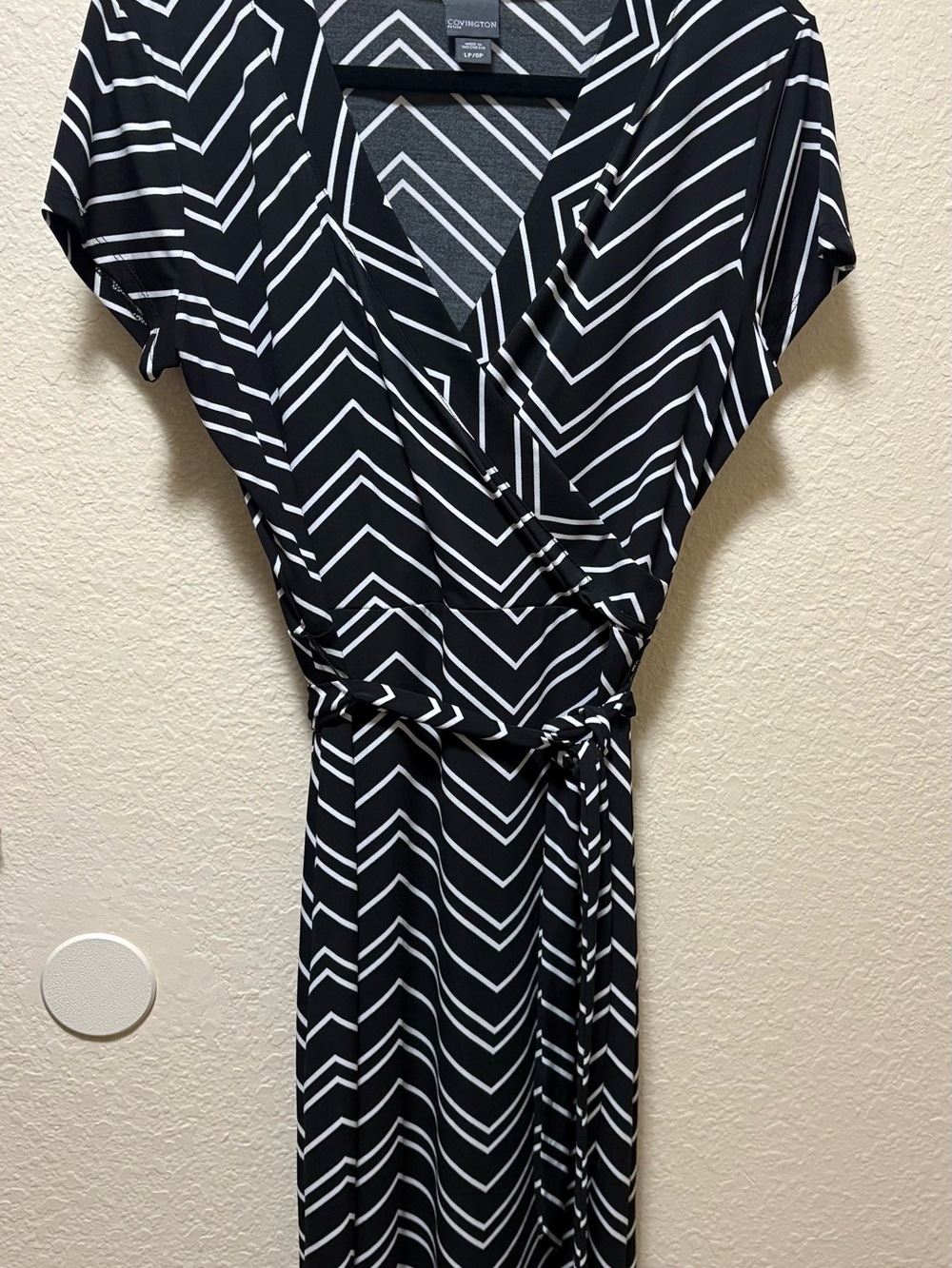 Covington Black and White Chevron Top